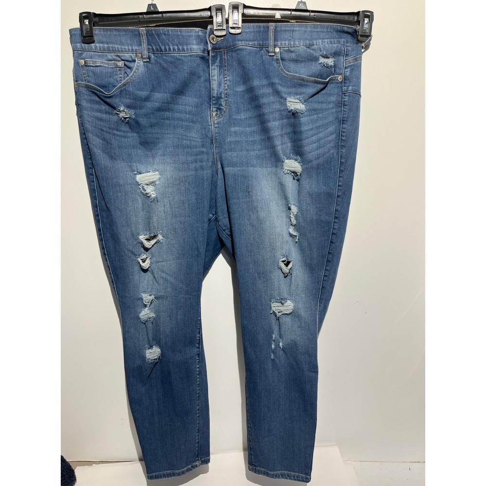 Torrid Bombshell Skinny Jeans 28R Medium Wash Distressed Premium Stretch Denim